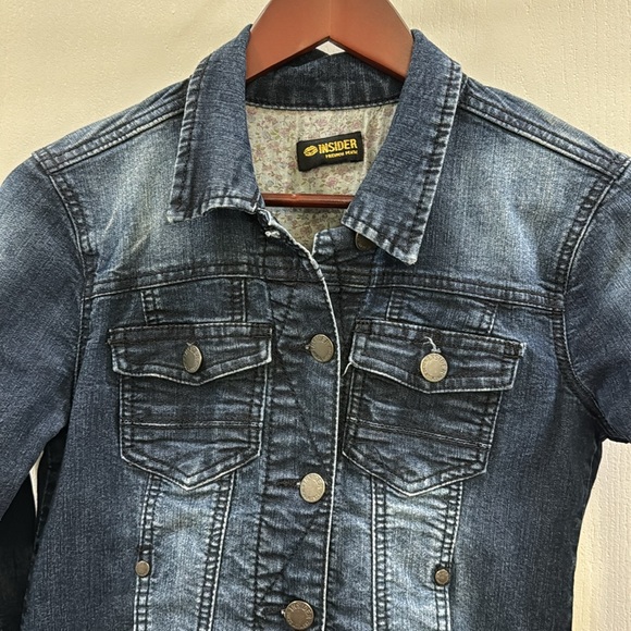 Women’s denim jacket - Picture 2 of 3